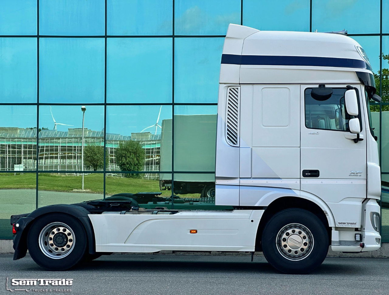 DAF XF 460 FT SSC Euro 6 Full Spoiler 2X Tanks Smart Tacho TOP Condition - Vlačilec: slika 5 DAF XF 460 FT SSC Euro 6 Full Spoiler 2X Tanks Smart Tacho TOP Condition - Vlačilec: slika 5