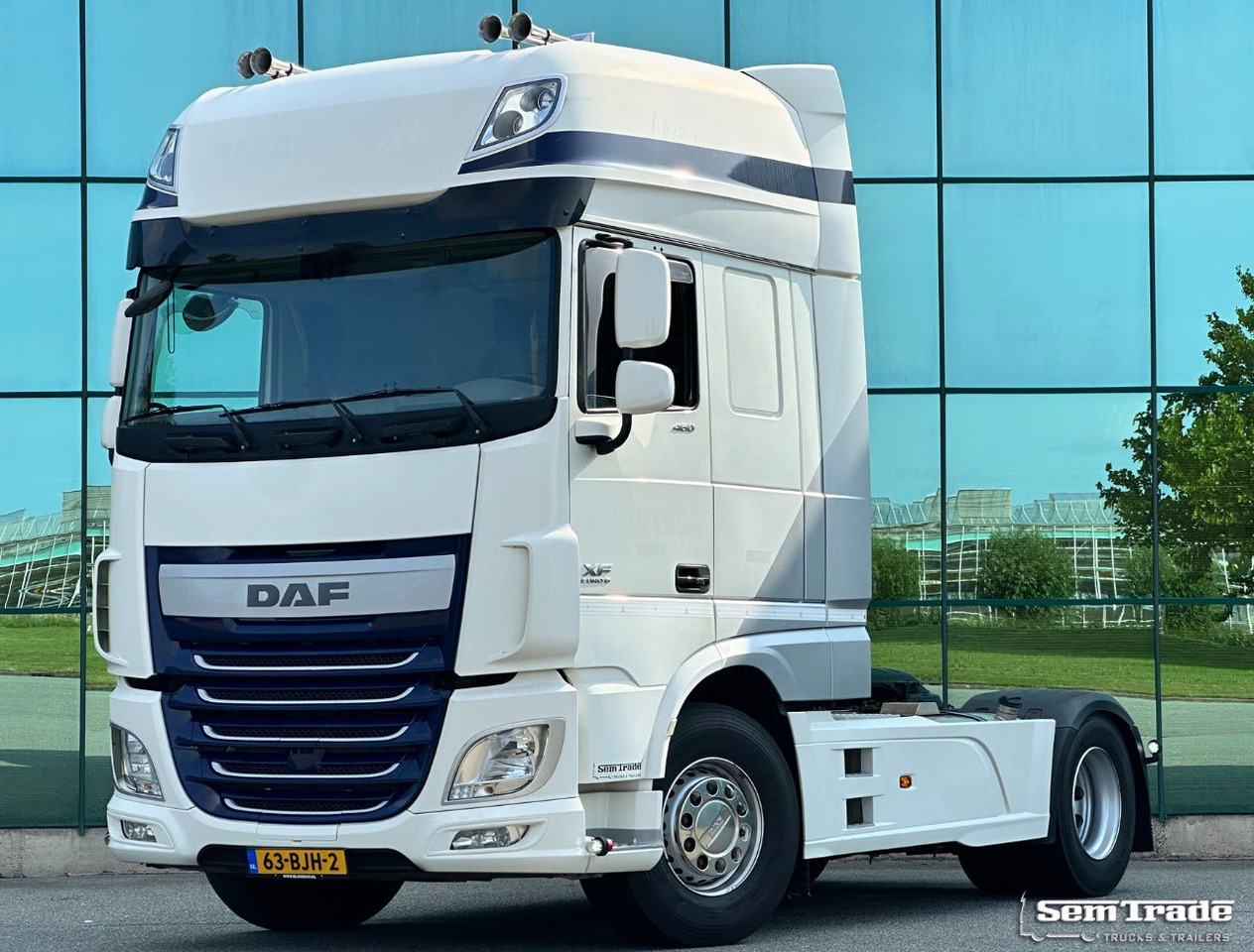 DAF XF 460 FT SSC Euro 6 Full Spoiler 2X Tanks Smart Tacho TOP Condition - Vlačilec: slika 1 DAF XF 460 FT SSC Euro 6 Full Spoiler 2X Tanks Smart Tacho TOP Condition - Vlačilec: slika 1