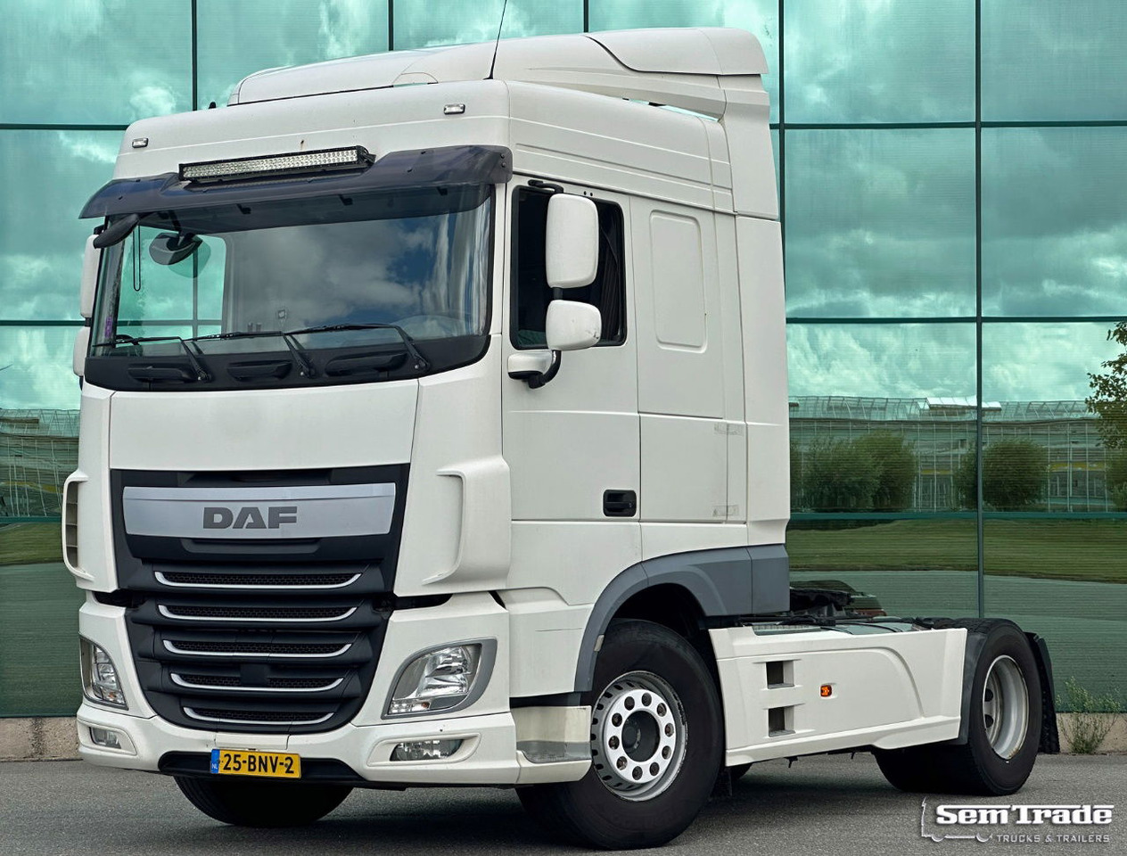 DAF XF 460 Space CAB FT Euro 6 Full Spoiler - Vlačilec: slika 1 DAF XF 460 Space CAB FT Euro 6 Full Spoiler - Vlačilec: slika 1