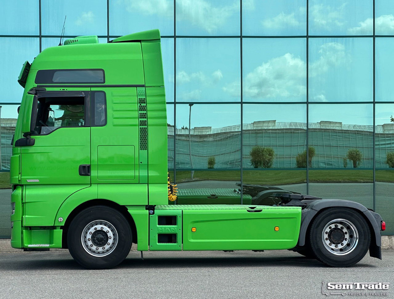 MAN TGX 18.460 Euro 6 Only 697.000 KM 2X Tanks TOP Condition BE-Truck - Vlačilec: slika 2 MAN TGX 18.460 Euro 6 Only 697.000 KM 2X Tanks TOP Condition BE-Truck - Vlačilec: slika 2