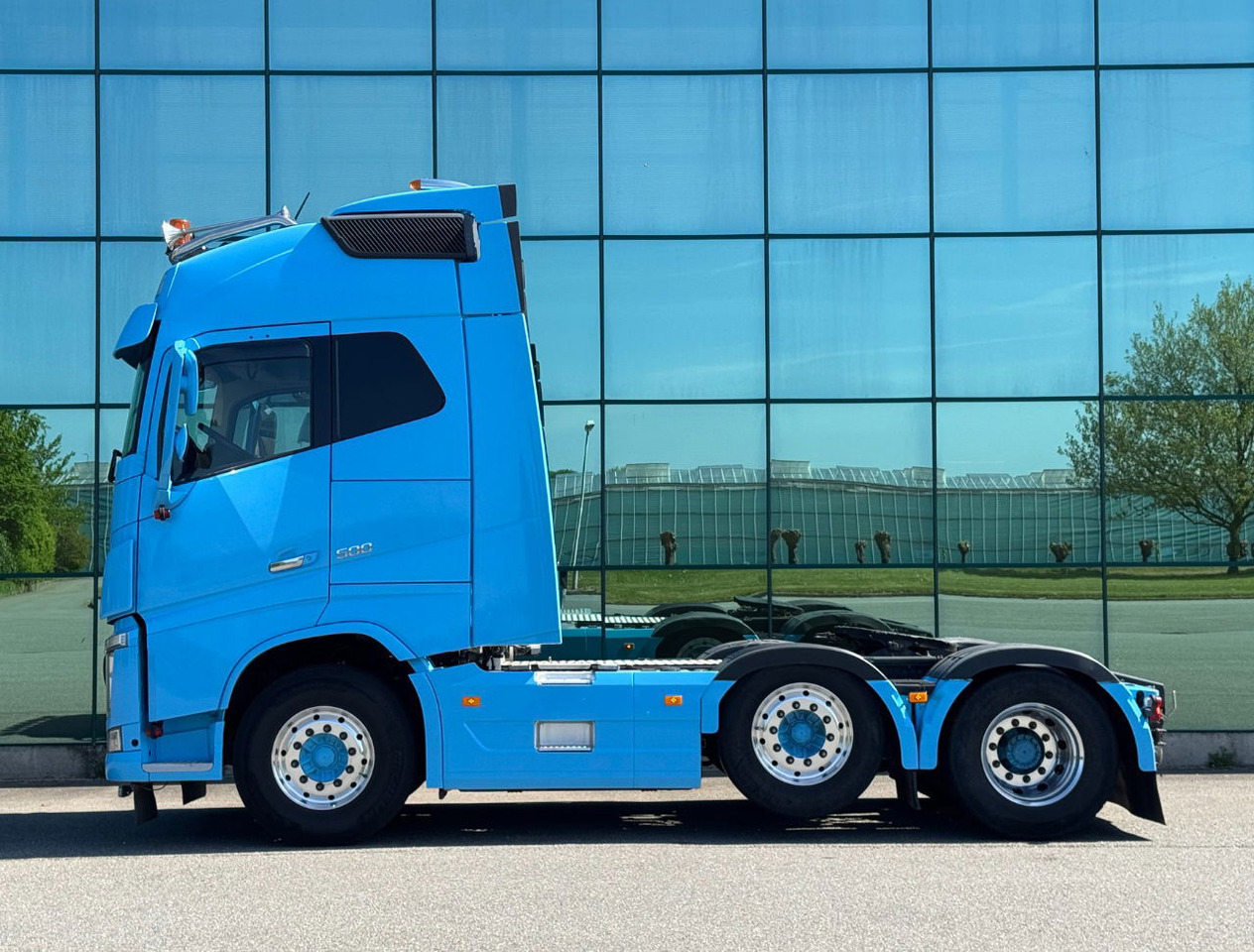 Volvo FH 500 6X2 Full AIR 671.000 KM 2x Tanks TOP Condition NL Truck - Vlačilec: slika 2 Volvo FH 500 6X2 Full AIR 671.000 KM 2x Tanks TOP Condition NL Truck - Vlačilec: slika 2