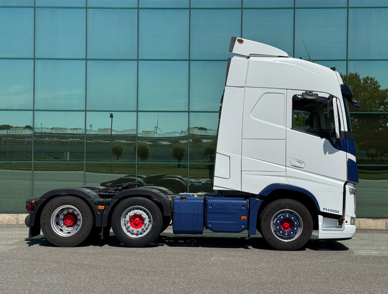 Volvo FH 500 6X2 Globetrotter 2x Tanks Only 667.000 KM Super Condition NL Truck - Vlačilec: slika 5 Volvo FH 500 6X2 Globetrotter 2x Tanks Only 667.000 KM Super Condition NL Truck - Vlačilec: slika 5