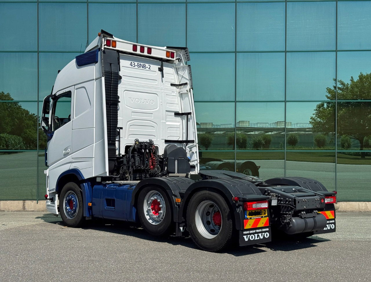 Volvo FH 500 6X2 Globetrotter 2x Tanks Only 667.000 KM Super Condition NL Truck - Vlačilec: slika 3 Volvo FH 500 6X2 Globetrotter 2x Tanks Only 667.000 KM Super Condition NL Truck - Vlačilec: slika 3