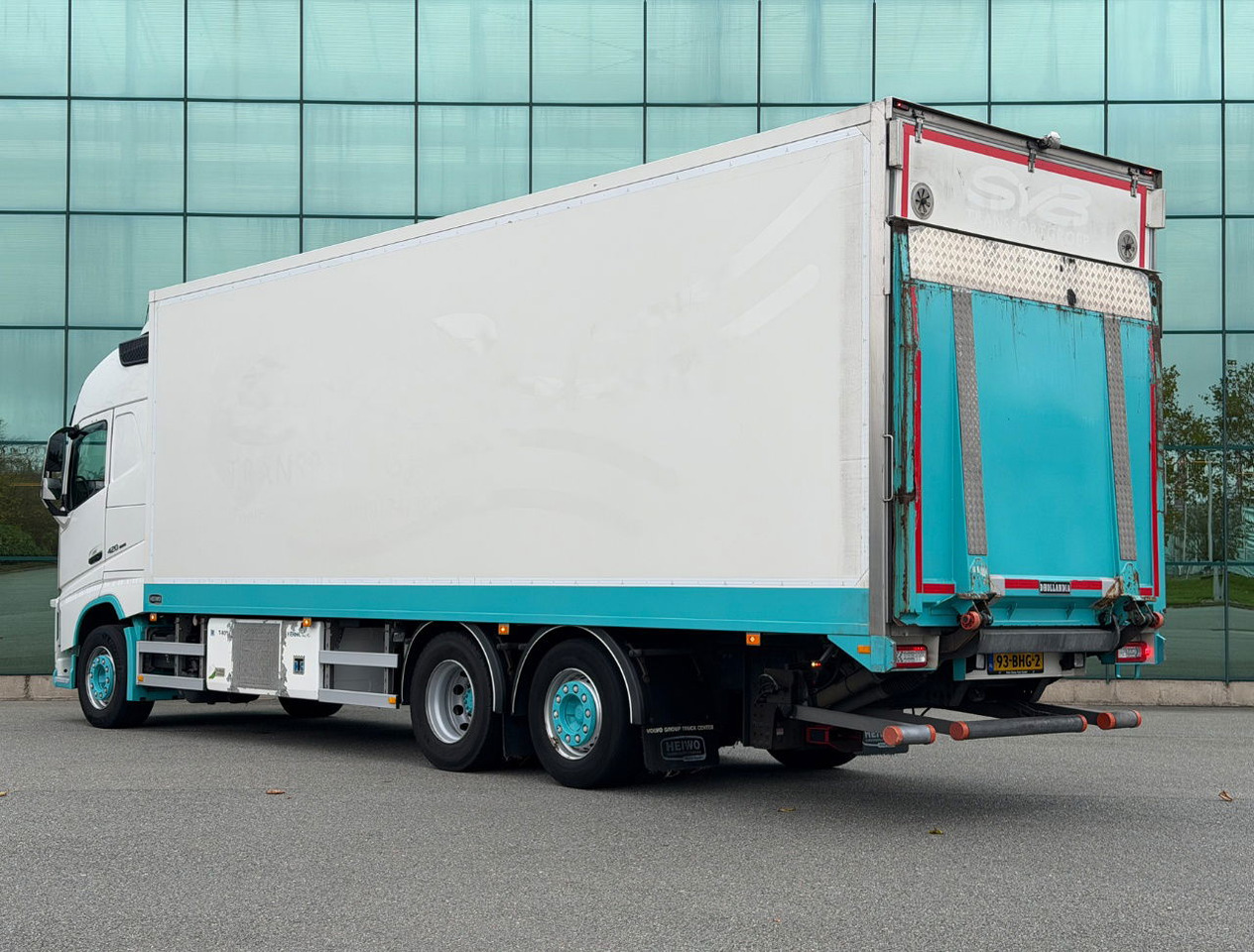 Volvo FH 420 6X2 Globetrotter Heiwo BOX 875 x 250 x 272 CM IN Thermo King T-800 490.000 KM TOP Condition NL Truck - Tovornjak hladilnik: slika 3 Volvo FH 420 6X2 Globetrotter Heiwo BOX 875 x 250 x 272 CM IN Thermo King T-800 490.000 KM TOP Condition NL Truck - Tovornjak hladilnik: slika 3