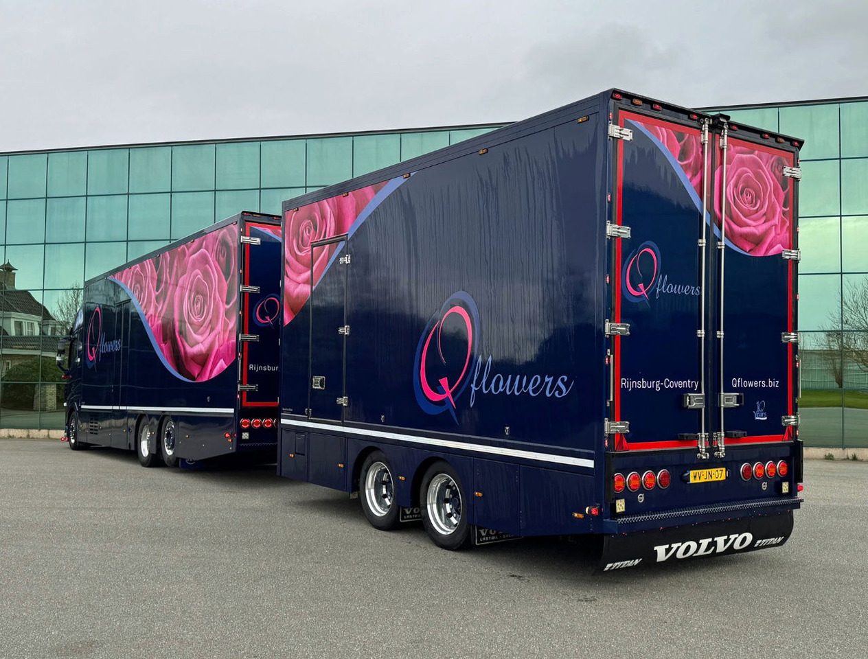 Volvo FH 460 Full Options Special Flower Show Truck Unique Condition - Tovornjak hladilnik: slika 3 Volvo FH 460 Full Options Special Flower Show Truck Unique Condition - Tovornjak hladilnik: slika 3