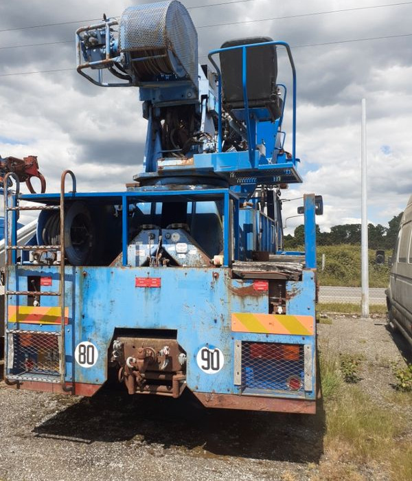 Camions 4x4 tarieres ex EDF pour plantation poteaux betons ou bois - Gradbeni stroj, Tovornjak: slika 4 Camions 4x4 tarieres ex EDF pour plantation poteaux betons ou bois - Gradbeni stroj, Tovornjak: slika 4