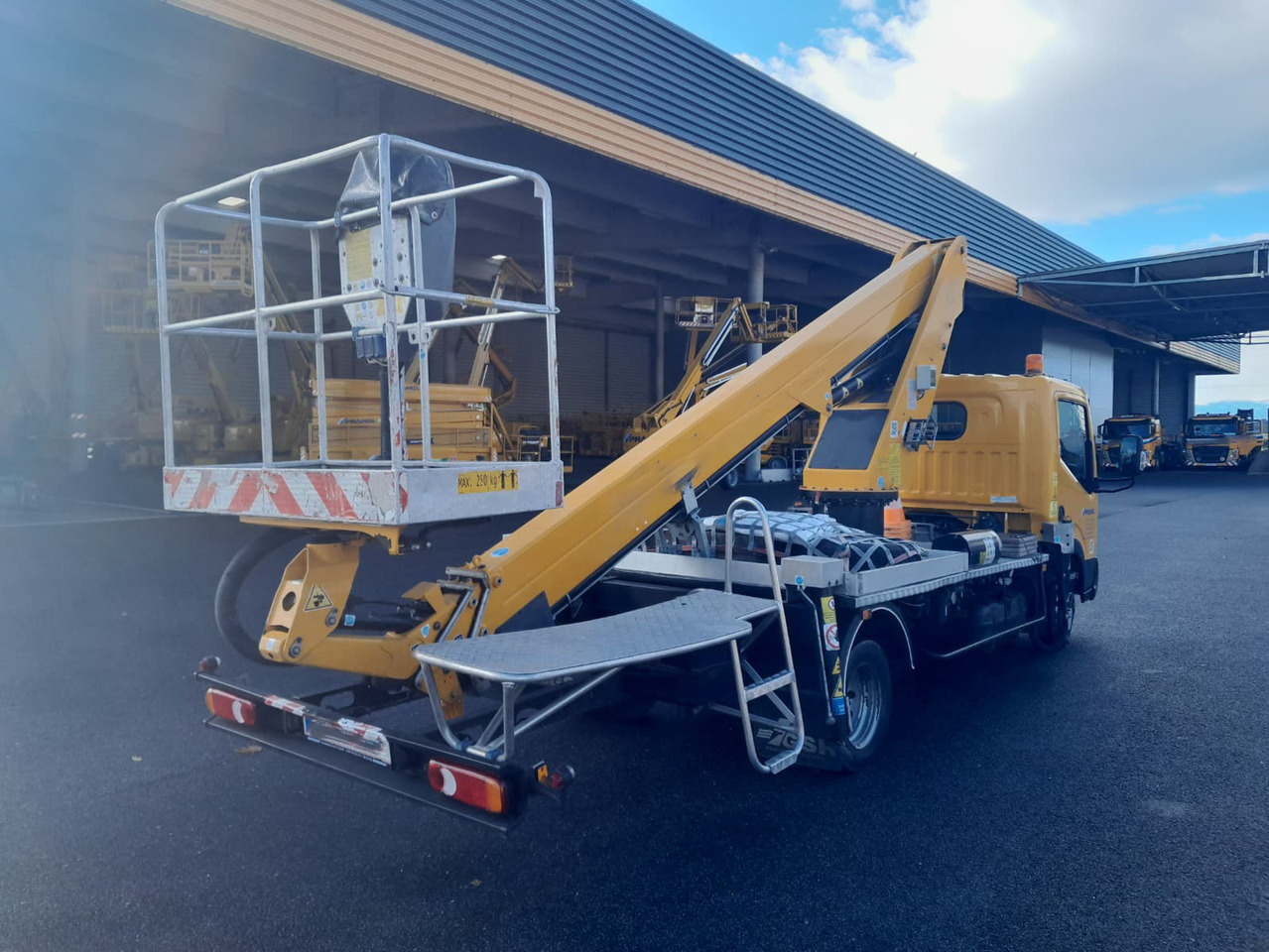 GSR E200T Comfort X - Dvižna ploščad montirana na tovornjak: slika 3 GSR E200T Comfort X - Dvižna ploščad montirana na tovornjak: slika 3