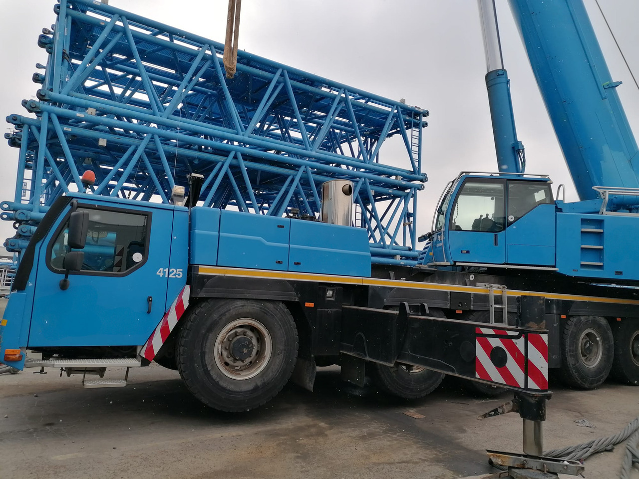 Liebherr LTM 1200-5.1 - Avtodvigalo: slika 2 Liebherr LTM 1200-5.1 - Avtodvigalo: slika 2