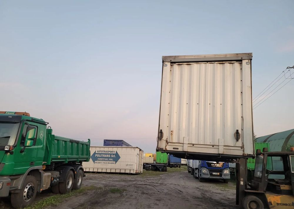 Krone Zabudowa Firanka - Zamenljivo tovorišče s ponjavo: slika 3 Krone Zabudowa Firanka - Zamenljivo tovorišče s ponjavo: slika 3