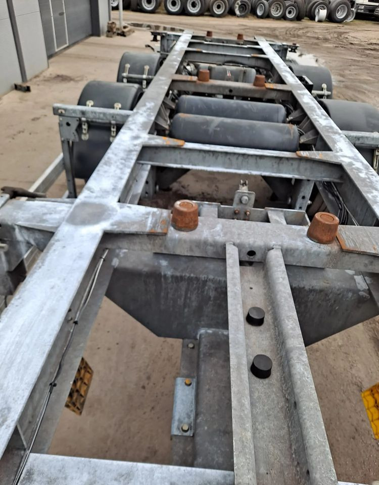 Wielton Przyczepa tandem - Kontejnerska prikolica/ Prikolica z zamenljivim tovoriščem: slika 5 Wielton Przyczepa tandem - Kontejnerska prikolica/ Prikolica z zamenljivim tovoriščem: slika 5