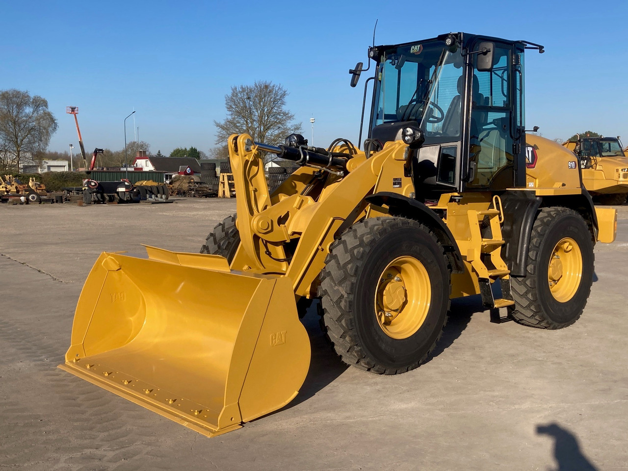 CATERPILLAR 910 - Kolesni nakladalec: slika 3 CATERPILLAR 910 - Kolesni nakladalec: slika 3