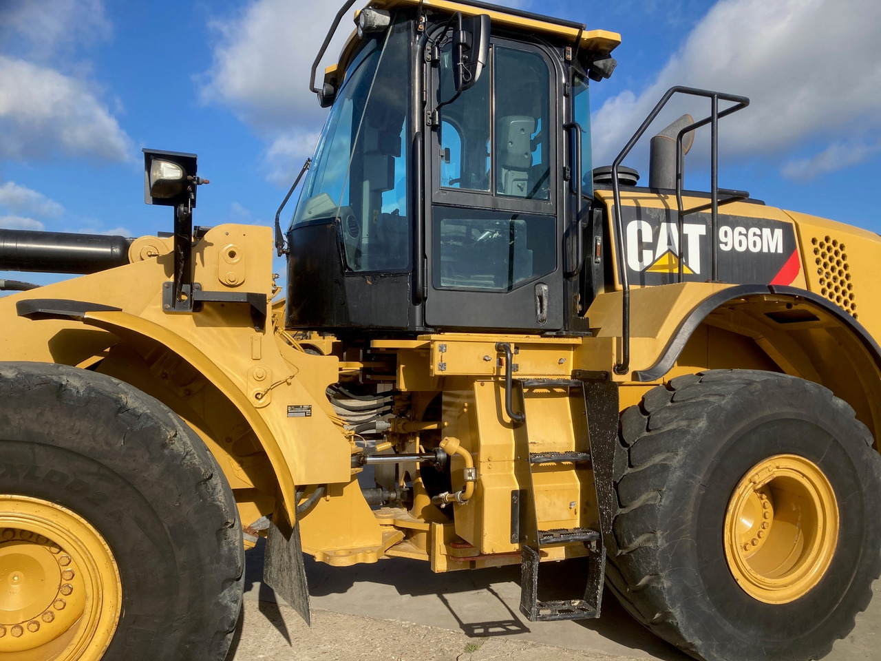 CATERPILLAR 966M - Kolesni nakladalec: slika 2 CATERPILLAR 966M - Kolesni nakladalec: slika 2