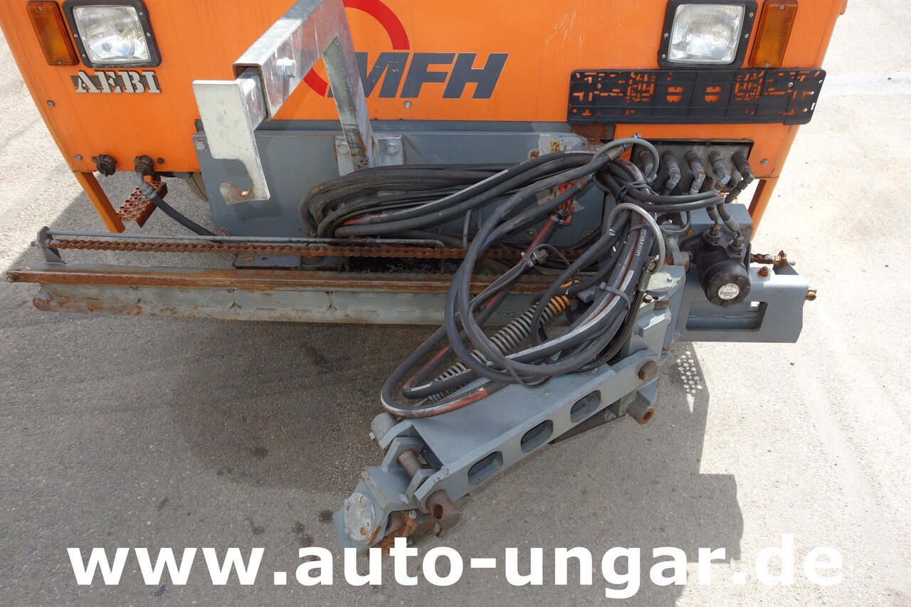 Aebi Schmidt MFH 5000 Kehrmaschine Ersatzteilträger - SpareParts EZ 2000 - Vozilo za pometanje: slika 4 Aebi Schmidt MFH 5000 Kehrmaschine Ersatzteilträger - SpareParts EZ 2000 - Vozilo za pometanje: slika 4