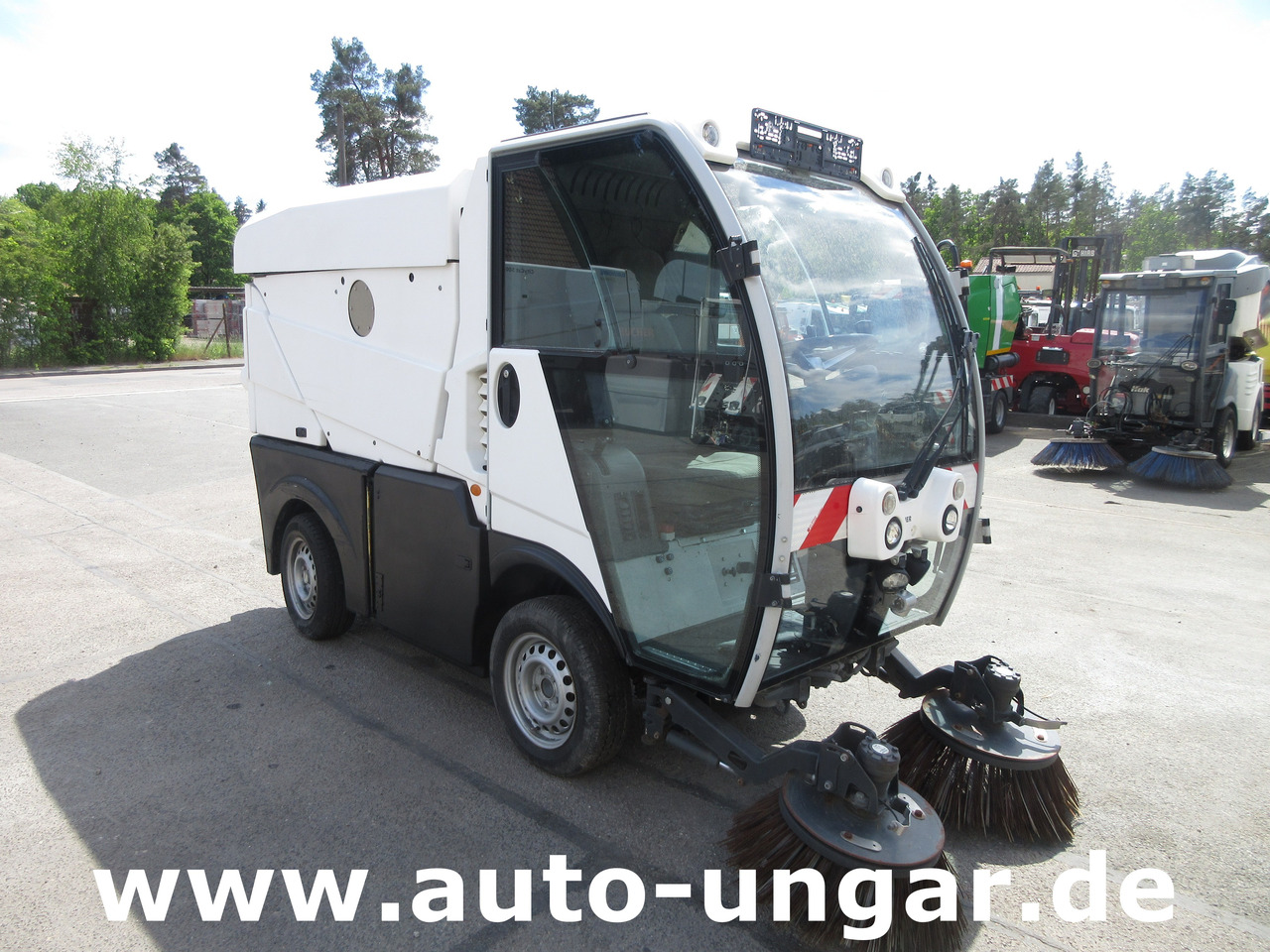 BUCHER CityCat CC1000 ERSATZTEILTRÄGER Kehrmaschine SPAREPARTS - Vozilo za pometanje: slika 2 BUCHER CityCat CC1000 ERSATZTEILTRÄGER Kehrmaschine SPAREPARTS - Vozilo za pometanje: slika 2