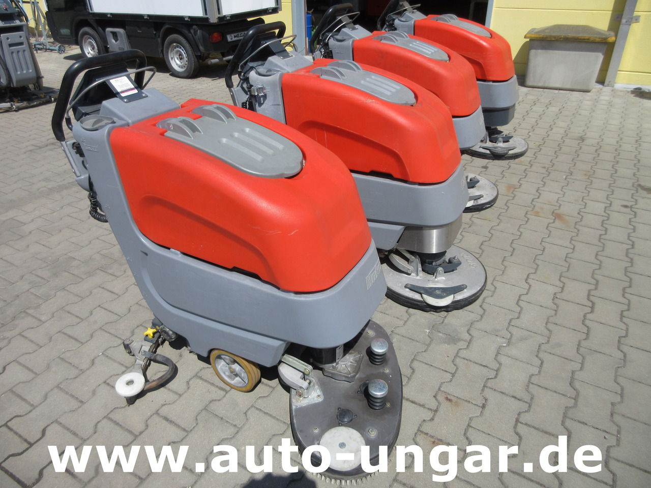 Hako B45 Scheuersaugmaschine B45CL eigener Antrieb Scrubber - Kombinirani čistilni stroj: slika 4 Hako B45 Scheuersaugmaschine B45CL eigener Antrieb Scrubber - Kombinirani čistilni stroj: slika 4