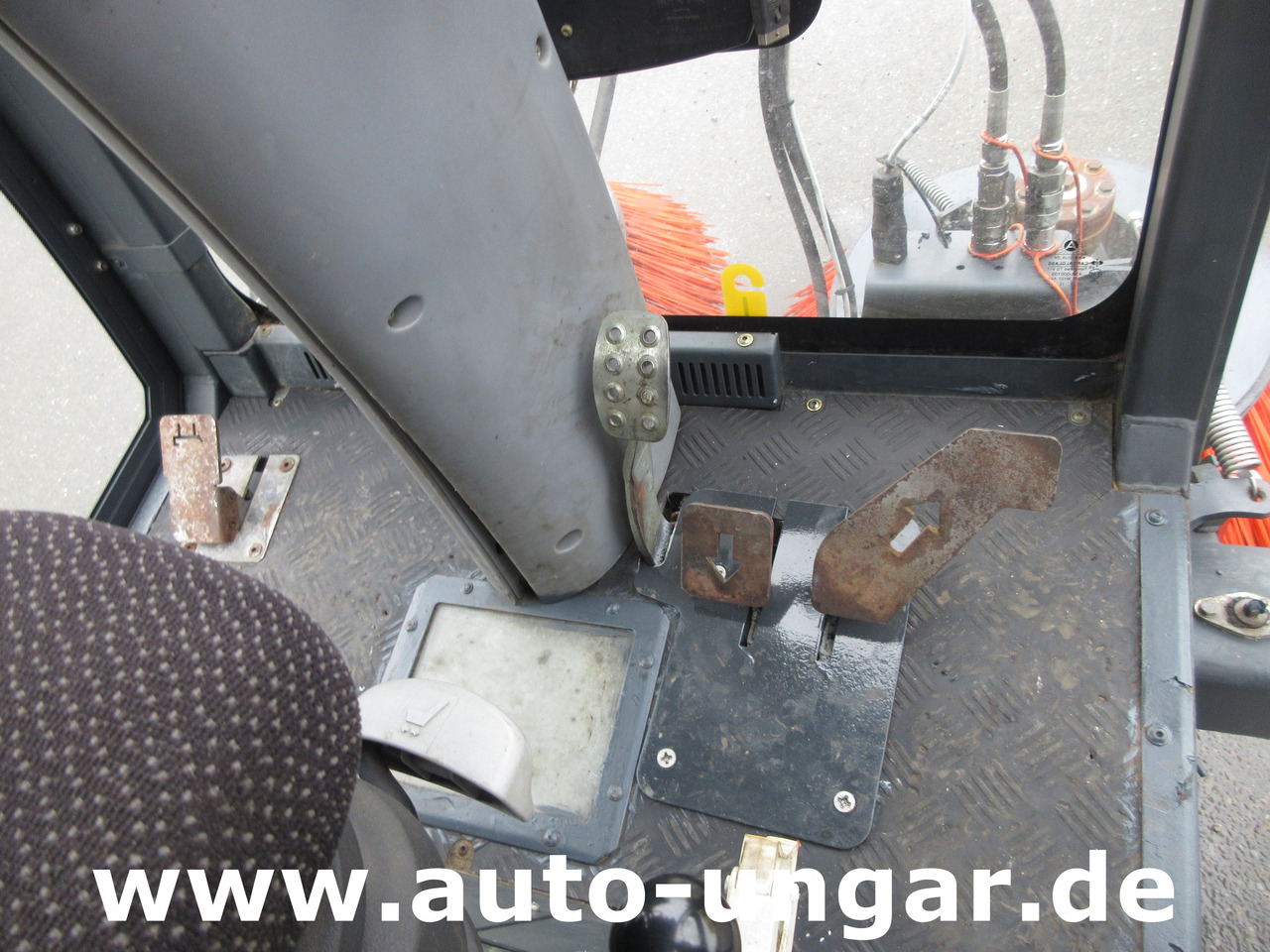 Vozilo za pometanje Hako Citymaster 4x4 CM1250 Knicklenkung Kehrmaschine streetsweper Kommunalfahrzeug: slika 12