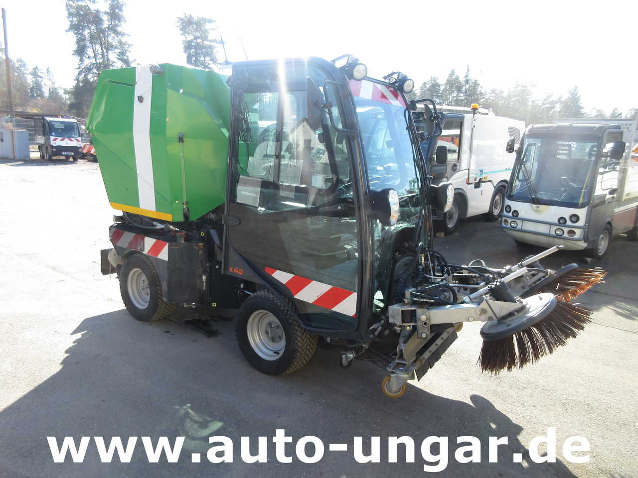 Holder X40 / X45 Baujahr 2017 Knicklenkung Kehraufbau 4x4 Kommunalhydraulik Frontheber - Vozilo za pometanje: slika 2 Holder X40 / X45 Baujahr 2017 Knicklenkung Kehraufbau 4x4 Kommunalhydraulik Frontheber - Vozilo za pometanje: slika 2