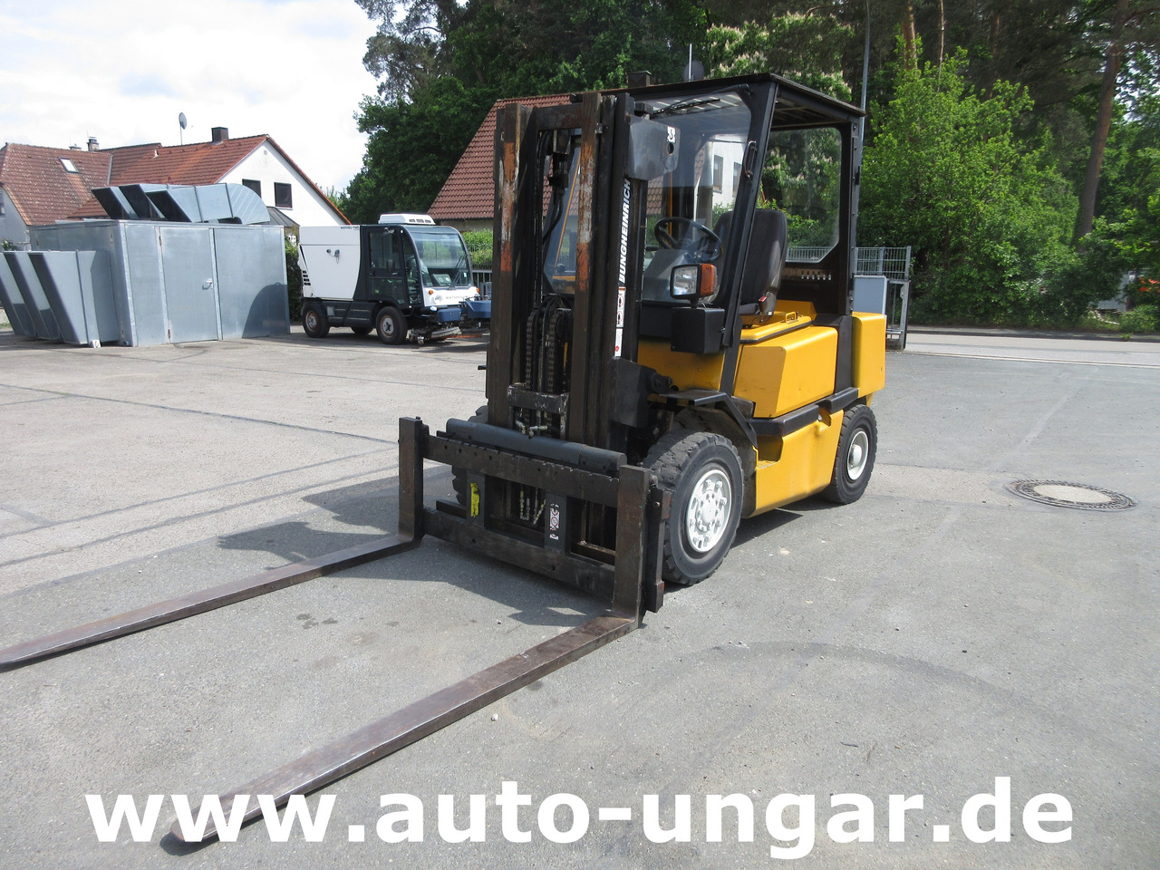 JUNGHEINRICH DFG 40 Diesel Gabelstapler 4.000kg Freihub Steinbock Yale Still Boss - Diesel viličar: slika 1 JUNGHEINRICH DFG 40 Diesel Gabelstapler 4.000kg Freihub Steinbock Yale Still Boss - Diesel viličar: slika 1
