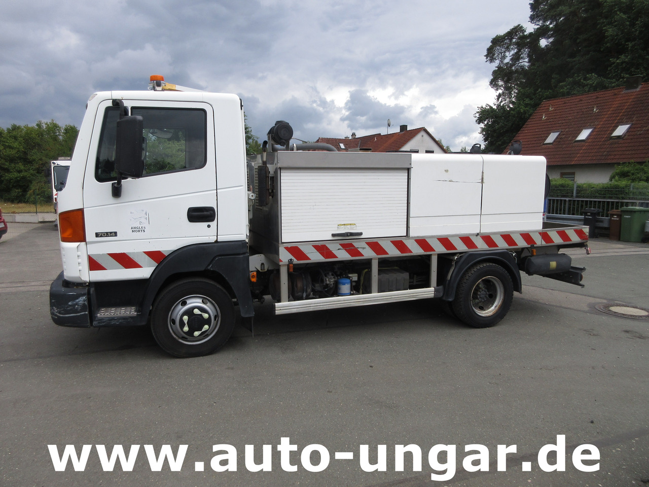 NISSAN Atleon 70.14 mit Hochdruckreiniger Wasserwagen Waschwagen Kärcher High Pressure - Komunalno/ Posebno vozilo: slika 4 NISSAN Atleon 70.14 mit Hochdruckreiniger Wasserwagen Waschwagen Kärcher High Pressure - Komunalno/ Posebno vozilo: slika 4