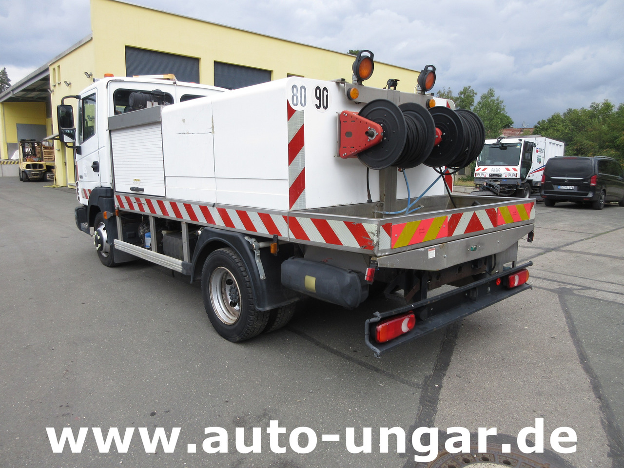 NISSAN Atleon 70.14 mit Hochdruckreiniger Wasserwagen Waschwagen Kärcher High Pressure - Komunalno/ Posebno vozilo: slika 5 NISSAN Atleon 70.14 mit Hochdruckreiniger Wasserwagen Waschwagen Kärcher High Pressure - Komunalno/ Posebno vozilo: slika 5