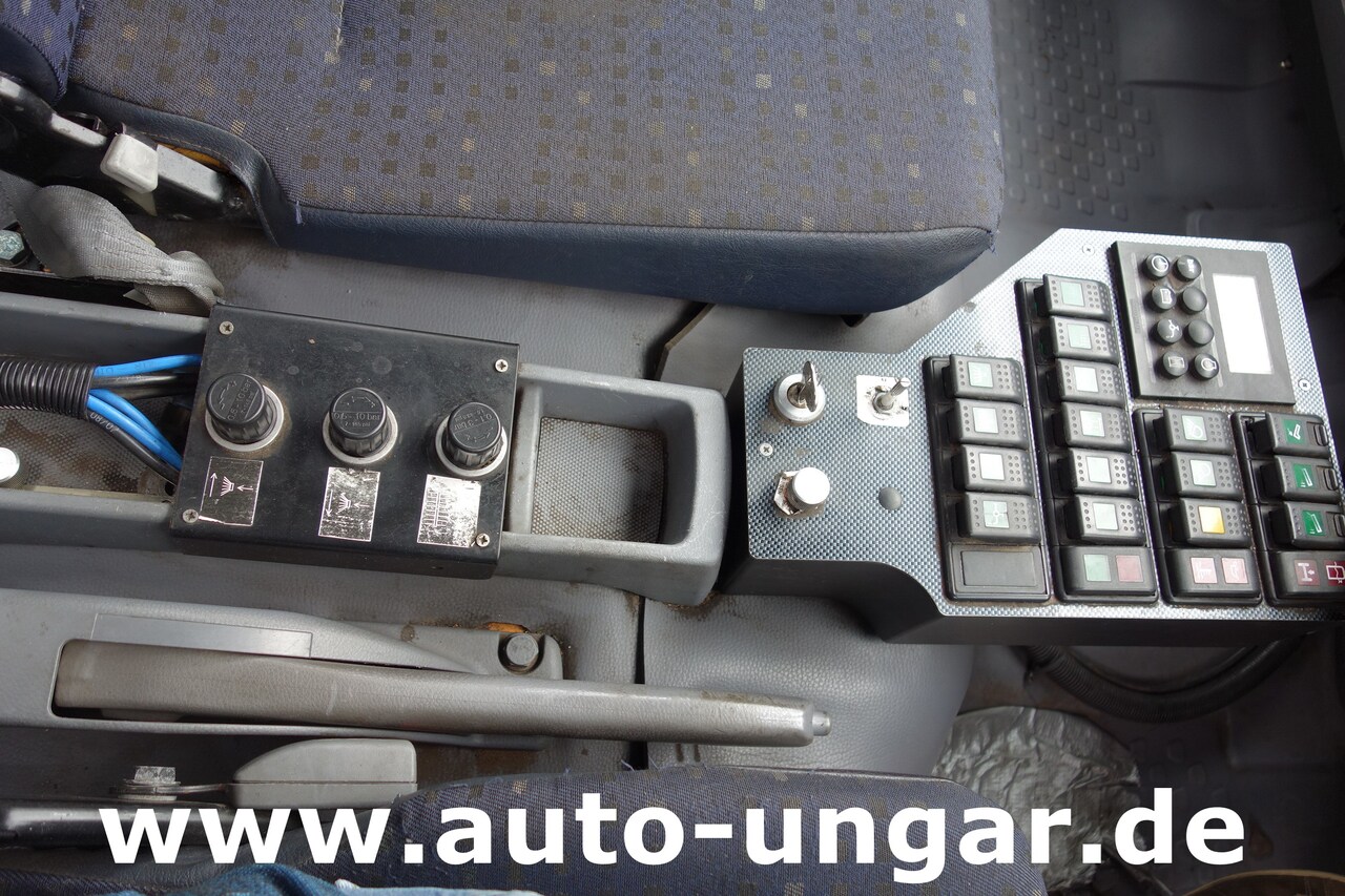 Vozilo za pometanje Mitsubishi Fuso Canter 7C15 mit Brock SL 140/2 Kehrmaschine Euro 4: slika 11