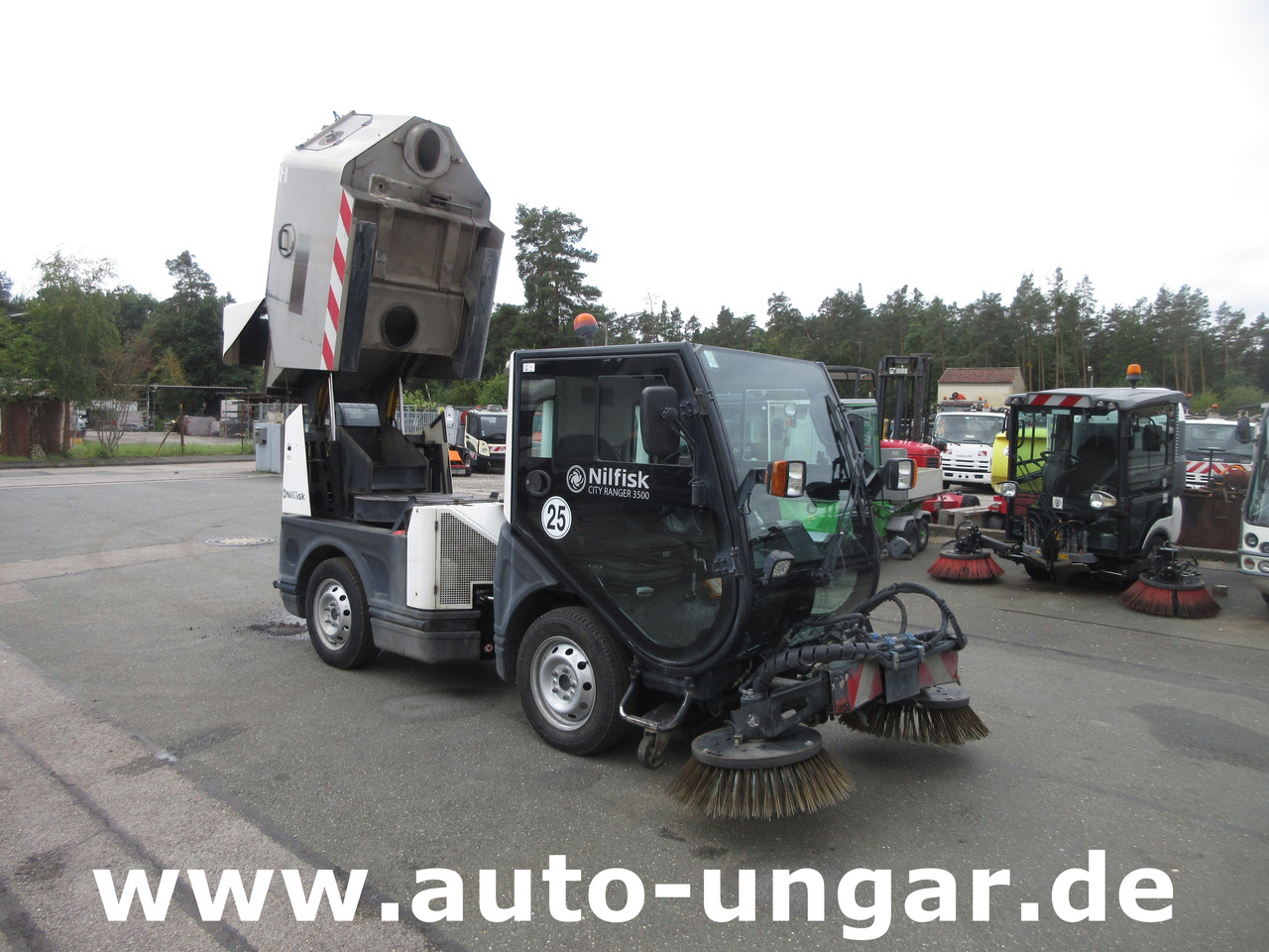 Nilfisk CR3500 CityRanger Schmidt Flexigo Multigo 4x4 Kehrmaschine Geräteträger - Vozilo za pometanje: slika 1 Nilfisk CR3500 CityRanger Schmidt Flexigo Multigo 4x4 Kehrmaschine Geräteträger - Vozilo za pometanje: slika 1