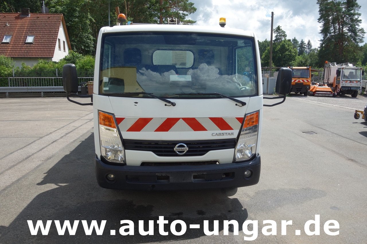Nissan Cabstar 45.13 Müllwagen PB M7XL mit Lifter und Presse Kleinmüllwagen - Smetarski tovornjak: slika 2 Nissan Cabstar 45.13 Müllwagen PB M7XL mit Lifter und Presse Kleinmüllwagen - Smetarski tovornjak: slika 2