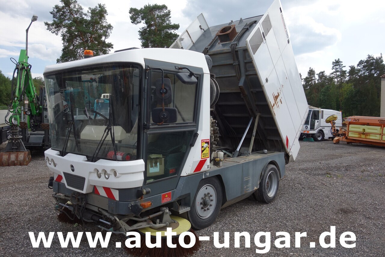 Ravo C540 / 530 Kehrmaschine - Kärcher - Heckabsaugung - Motorschaden - Vozilo za pometanje: slika 1 Ravo C540 / 530 Kehrmaschine - Kärcher - Heckabsaugung - Motorschaden - Vozilo za pometanje: slika 1