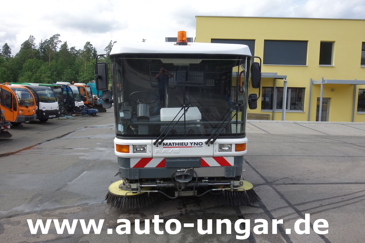 Ravo C540 Kehrmaschine Hydrostat - Klima - 1. Hand - Vozilo za pometanje: slika 2 Ravo C540 Kehrmaschine Hydrostat - Klima - 1. Hand - Vozilo za pometanje: slika 2