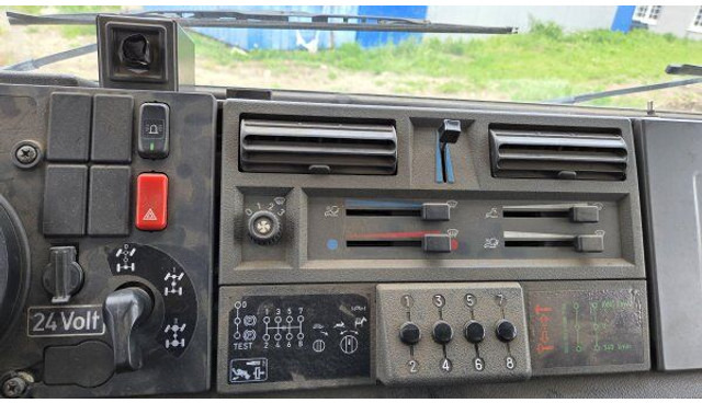 Gradbeni stroj Mercedes-Benz Unimog 1400 +Schmidt SK320: slika 8