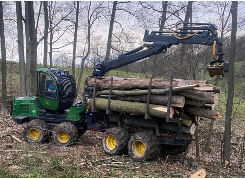 John Deere 1010E 8W - Forvarder: slika 1 John Deere 1010E 8W - Forvarder: slika 1