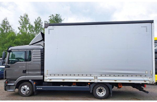 MAN TGL 8.220 (7.5t na 5.8m) air luft miachy - Tovornjak s ponjavo: slika 3 MAN TGL 8.220 (7.5t na 5.8m) air luft miachy - Tovornjak s ponjavo: slika 3
