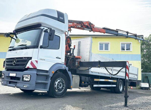 Mercedes-Benz Axor 1824 - Tovornjak s kesonom, Tovornjak z dvigalom: slika 1 Mercedes-Benz Axor 1824 - Tovornjak s kesonom, Tovornjak z dvigalom: slika 1