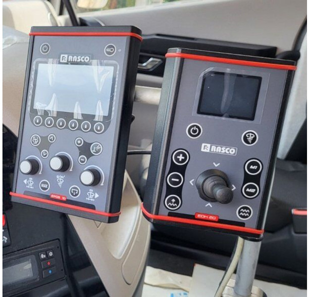 RASCO Solid LLB 4500 (+Kubota diesel) - Posipalnik peska/ Soli: slika 4 RASCO Solid LLB 4500 (+Kubota diesel) - Posipalnik peska/ Soli: slika 4