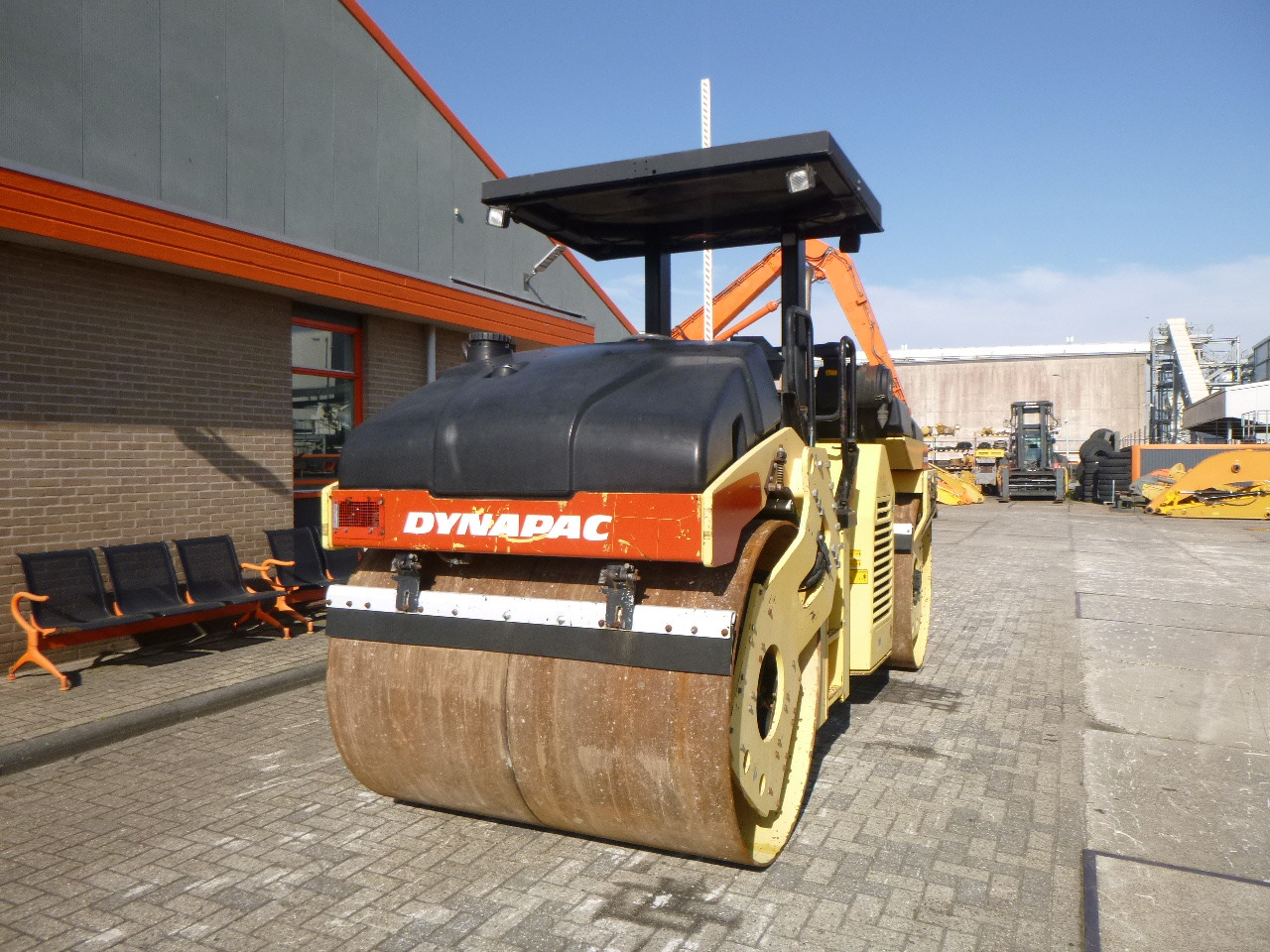 DYNAPAC CC432V - Cestni valjar: slika 4 DYNAPAC CC432V - Cestni valjar: slika 4