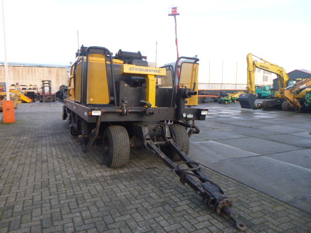 DYNAPAC HR21 Chip Spreader - Stroj za asfalterska dela: slika 5 DYNAPAC HR21 Chip Spreader - Stroj za asfalterska dela: slika 5