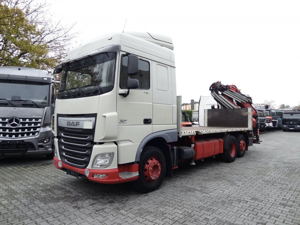Daf XF440 6X2 Fassi 235 mit Jib bis 24.50 Meter - Tovornjak s kesonom, Tovornjak z dvigalom: slika 1 Daf XF440 6X2 Fassi 235 mit Jib bis 24.50 Meter - Tovornjak s kesonom, Tovornjak z dvigalom: slika 1