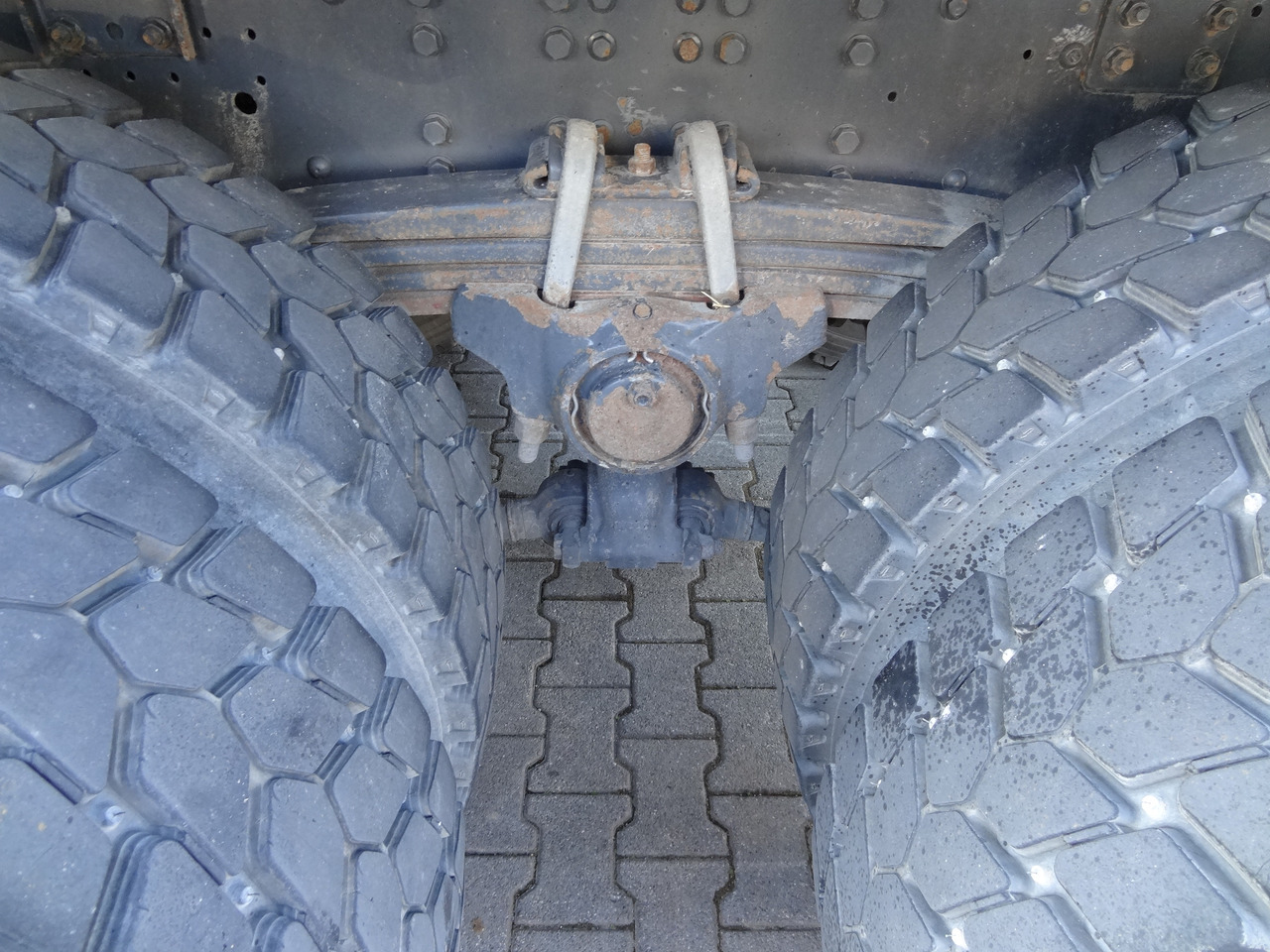 Tovornjak prekucnik, Tovornjak z dvigalom Iveco Trakker AD340T41 8X4 Kipper Kran Palfinger 23002: slika 14