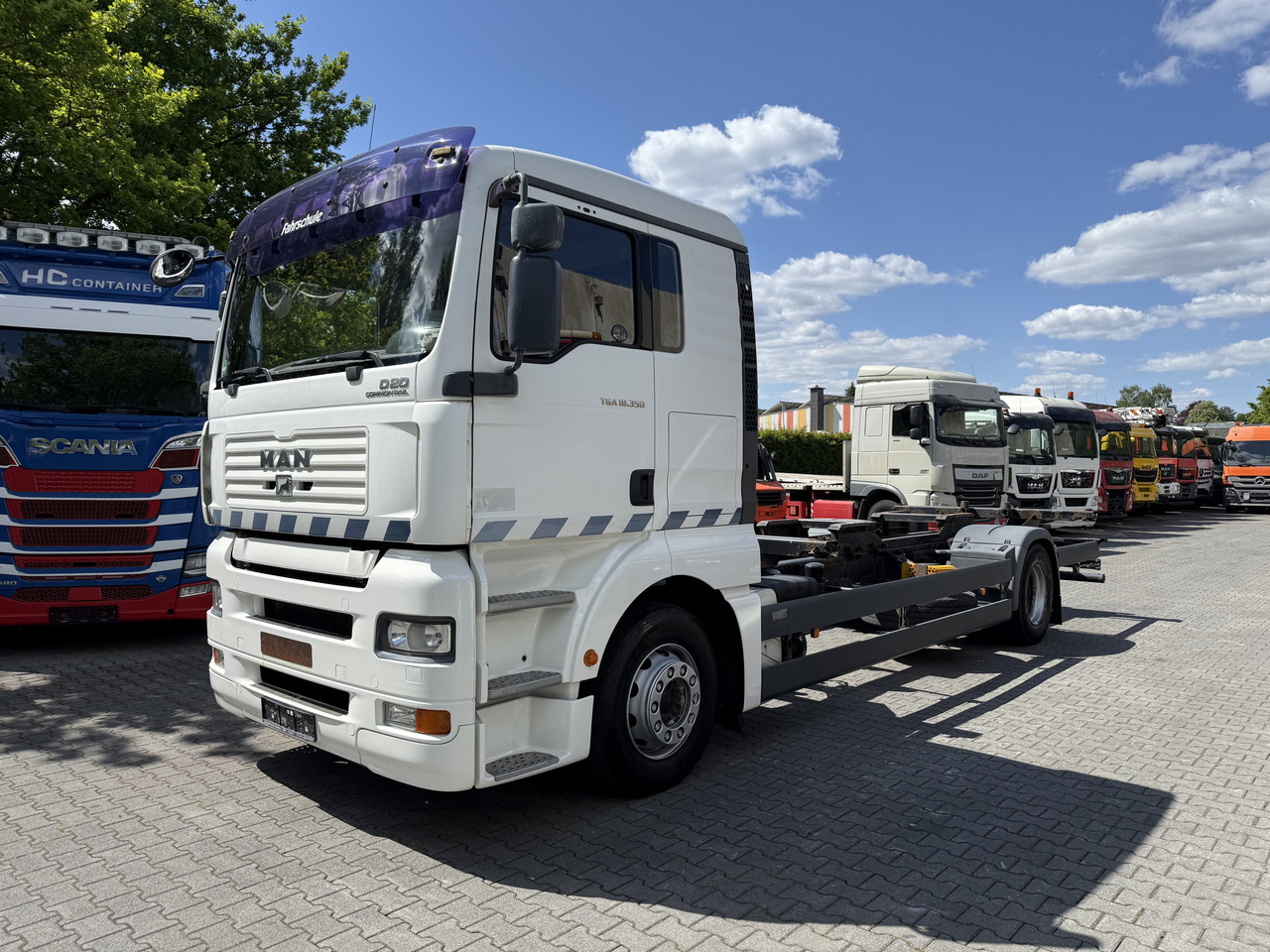 MAN TGA 18.350 4X2 LL Fahrschule - Kontejnerski tovornjak/ Tovornjak z zamenljivim tovoriščem: slika 1 MAN TGA 18.350 4X2 LL Fahrschule - Kontejnerski tovornjak/ Tovornjak z zamenljivim tovoriščem: slika 1