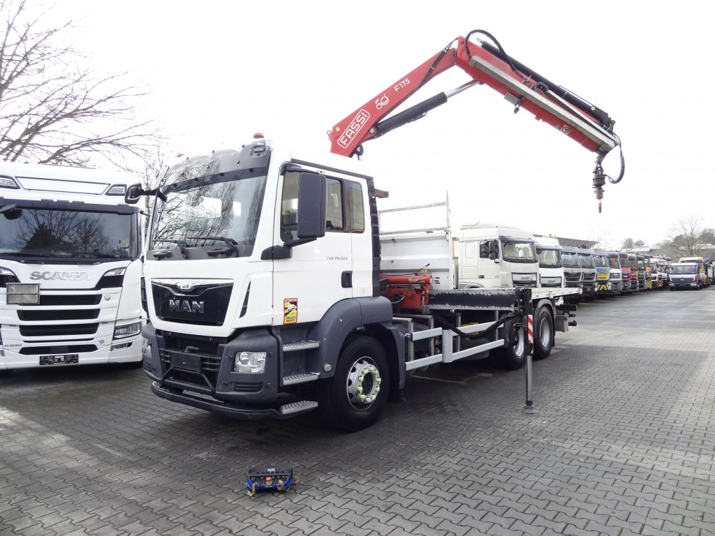 MAN TGS 26.320 6X4 BB mit Kran Fassi F175 - Tovornjak s kesonom, Tovornjak z dvigalom: slika 1 MAN TGS 26.320 6X4 BB mit Kran Fassi F175 - Tovornjak s kesonom, Tovornjak z dvigalom: slika 1