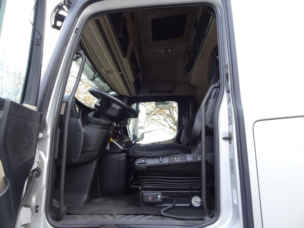 Mercedes-Benz Actros 1842LS Kran HMF 2020 bis 18 Meter - Tovornjak z dvigalom, Vlačilec: slika 5 Mercedes-Benz Actros 1842LS Kran HMF 2020 bis 18 Meter - Tovornjak z dvigalom, Vlačilec: slika 5