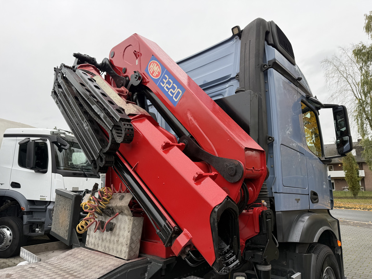 Mercedes-Benz Actros 2548 LS 6X2 Kran HMF 3220 bis 16 Meter - Tovornjak z dvigalom, Vlačilec: slika 2 Mercedes-Benz Actros 2548 LS 6X2 Kran HMF 3220 bis 16 Meter - Tovornjak z dvigalom, Vlačilec: slika 2