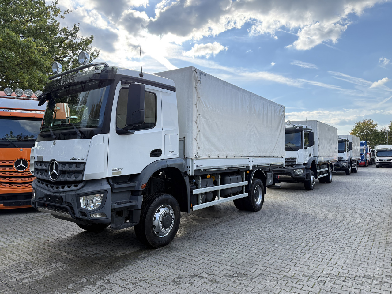 Mercedes-Benz Arocs 1827 AK 4X4 Ex- - Tovornjak-šasija: slika 1 Mercedes-Benz Arocs 1827 AK 4X4 Ex- - Tovornjak-šasija: slika 1