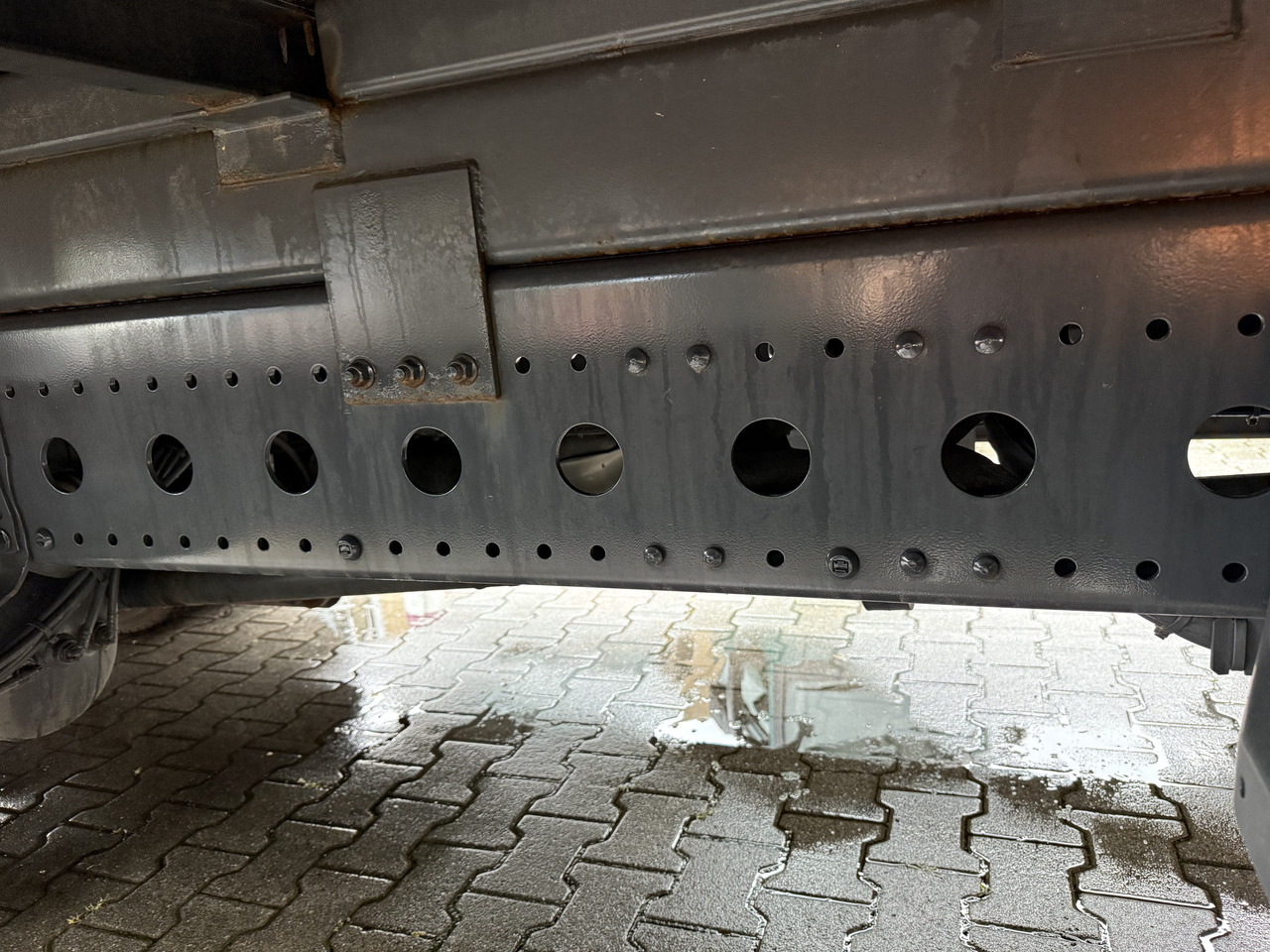 Tovornjak s kesonom, Tovornjak z dvigalom Mercedes-Benz Atego 1227 Kran MKG 96: slika 15 Tovornjak s kesonom, Tovornjak z dvigalom Mercedes-Benz Atego 1227 Kran MKG 96: slika 15