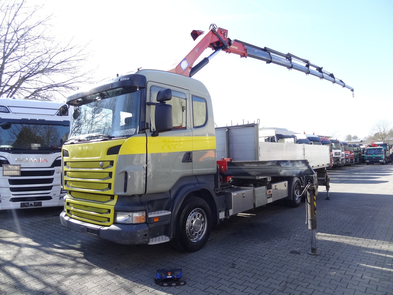 Scania R440 6X2*4 Kran HMF 3000 bis 30 Meter - Tovornjak z dvigalom, Tovornjak s kesonom: slika 1 Scania R440 6X2*4 Kran HMF 3000 bis 30 Meter - Tovornjak z dvigalom, Tovornjak s kesonom: slika 1