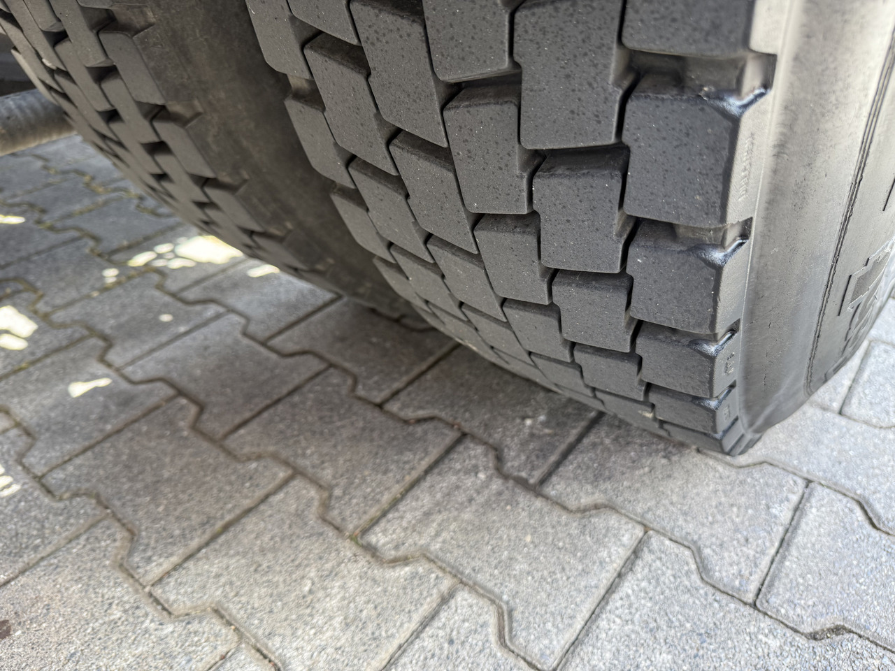 MAN TGA 18.430 Kran Palfinger 16502 bis 26.5 Meter - Vlačilec: slika 4 MAN TGA 18.430 Kran Palfinger 16502 bis 26.5 Meter - Vlačilec: slika 4