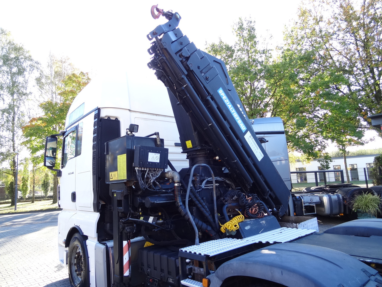 MAN TGX 33.480 6X4 Kran MKG 381 bis 20 Meter - Vlačilec: slika 5 MAN TGX 33.480 6X4 Kran MKG 381 bis 20 Meter - Vlačilec: slika 5