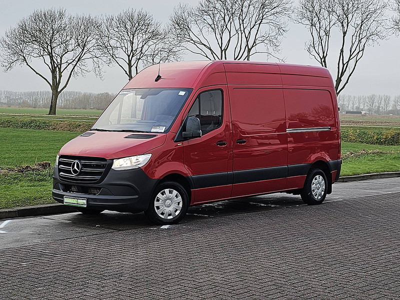 Mercedes-Benz Sprinter 214 - Furgon: slika 2 Mercedes-Benz Sprinter 214 - Furgon: slika 2