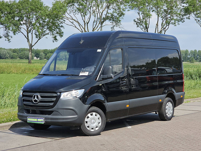 Mercedes-Benz Sprinter 315 L2H2 Mbux Euro6 AC! - Mali kombi: slika 2 Mercedes-Benz Sprinter 315 L2H2 Mbux Euro6 AC! - Mali kombi: slika 2