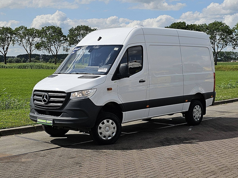 Mercedes-Benz Sprinter 316 CDI 4X4 AUT. L2H2 - Furgon: slika 2 Mercedes-Benz Sprinter 316 CDI 4X4 AUT. L2H2 - Furgon: slika 2